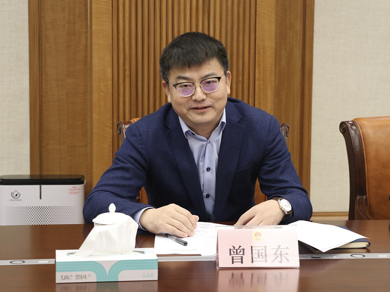曾国东检察长对果洛藏族自治州人民检察院的来访表示热烈欢迎,并介绍
